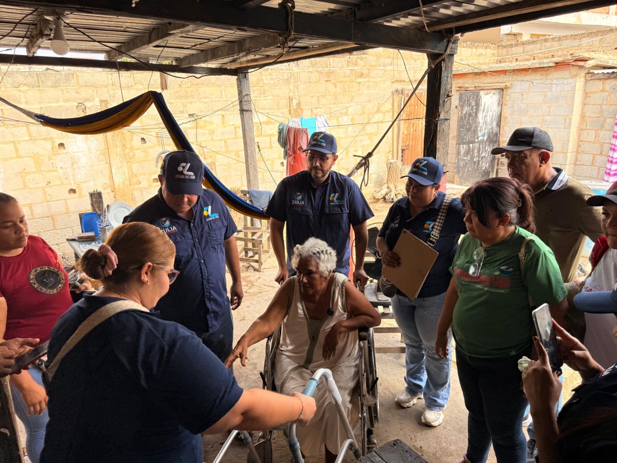 GOBIERNO DEL ZULIA ENTREGÓ AYUDAS SOCIALES EN SANTA ROSA DE AGUA